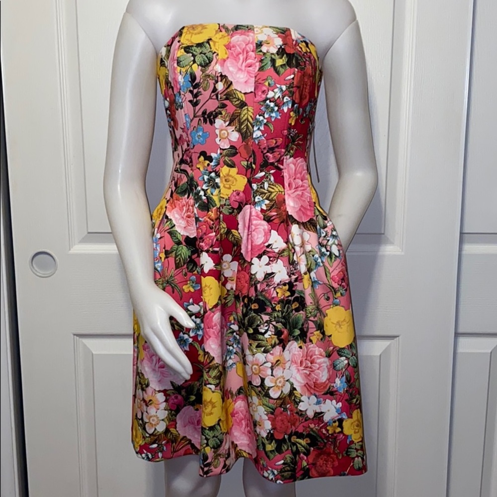 NWT NY&CO Strapless Floral Dress w/ POCKETS!